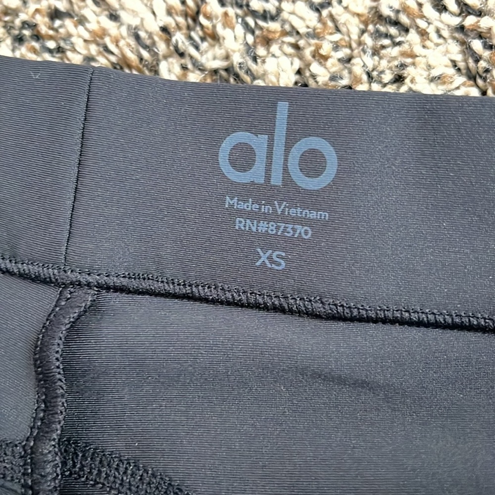 Alo Yoga High Waist Black Legging, NWT - Picture 5 of 10